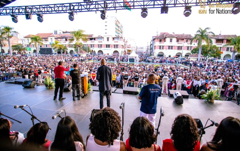 🔥 Gratien De Souza | Une première historique au cœur de la Place du 13 Mai : trois jours de croisade qui ont marqué Madagascar 🇲🇬